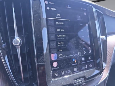 2023 Volvo XC60 Recharge Plug-In Hybrid T8 Plus Dark Theme