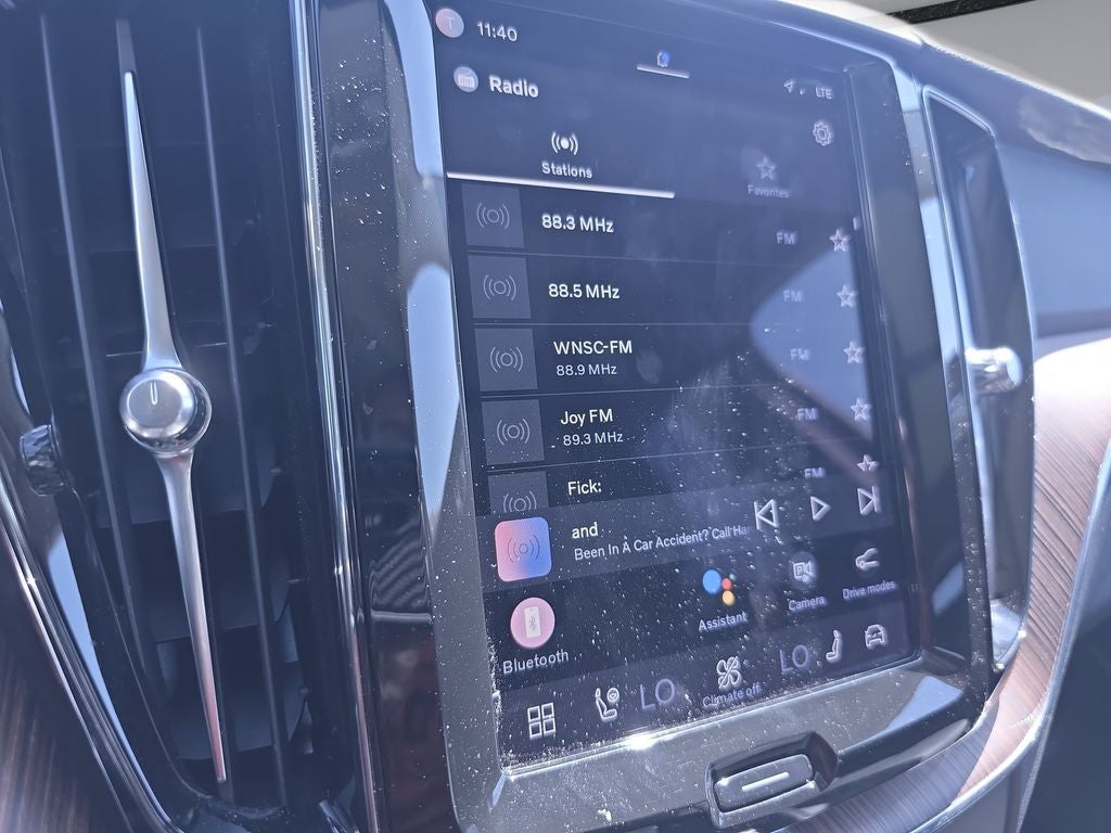 2023 Volvo XC60 Recharge Plug-In Hybrid T8 Plus Dark Theme