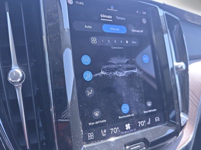 2023 Volvo XC60 Recharge Plug-In Hybrid T8 Plus Dark Theme
