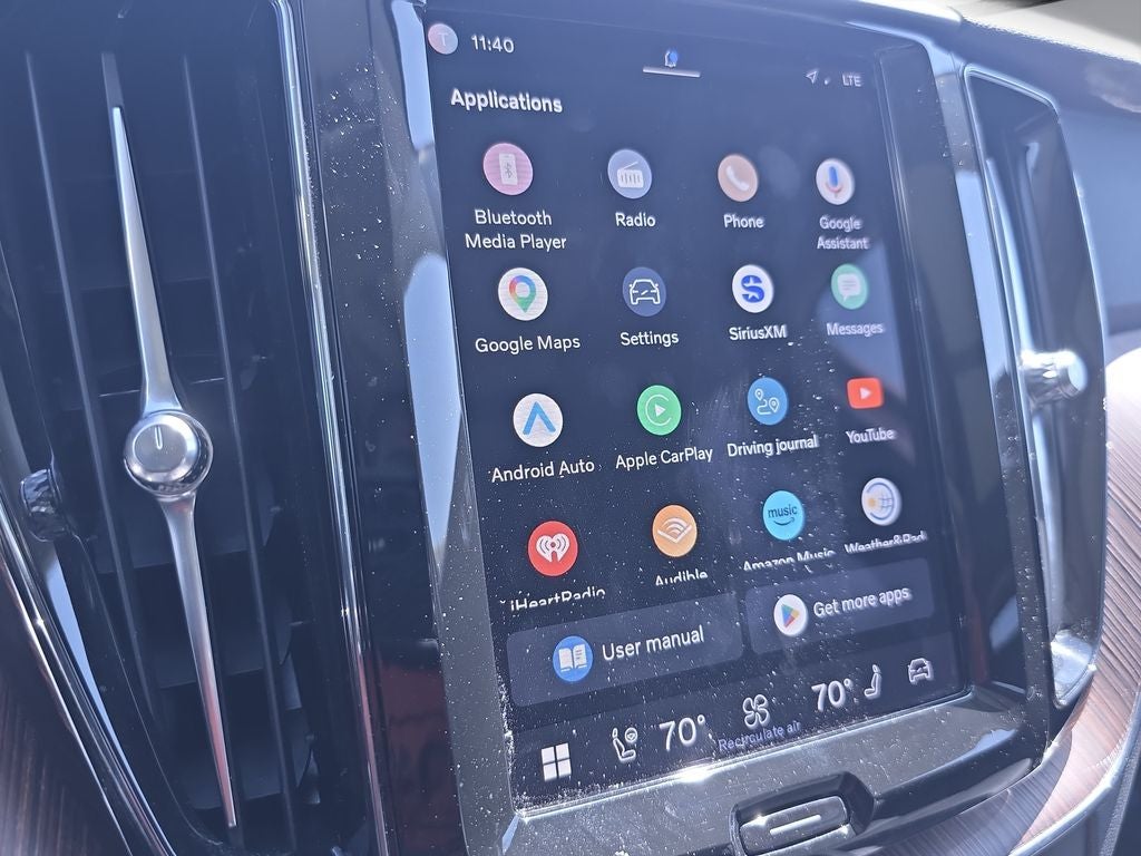 2023 Volvo XC60 Recharge Plug-In Hybrid T8 Plus Dark Theme