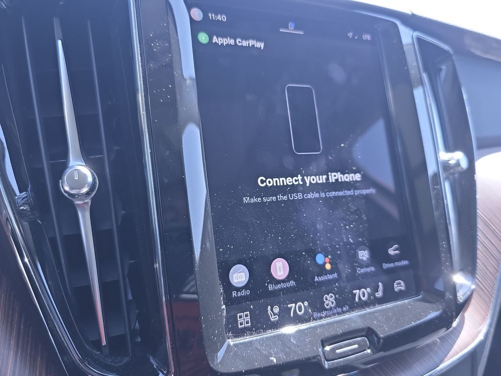 2023 Volvo XC60 Recharge Plug-In Hybrid T8 Plus Dark Theme