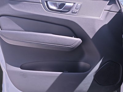 2023 Volvo XC60 Recharge Plug-In Hybrid T8 Plus Dark Theme