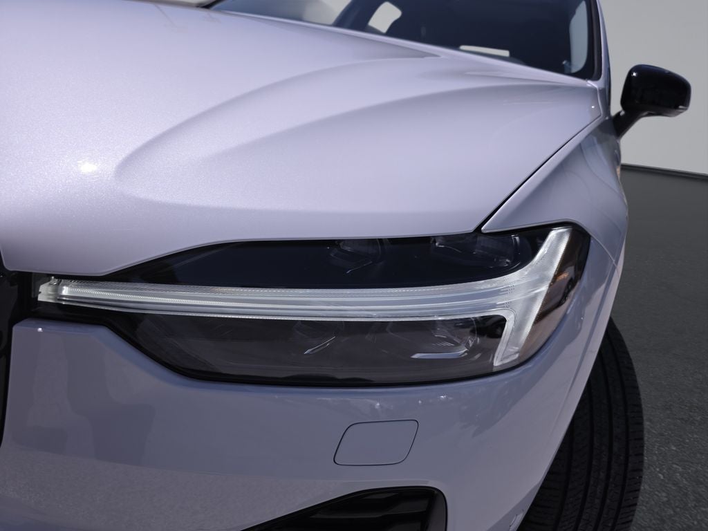 2023 Volvo XC60 Recharge Plug-In Hybrid T8 Plus Dark Theme