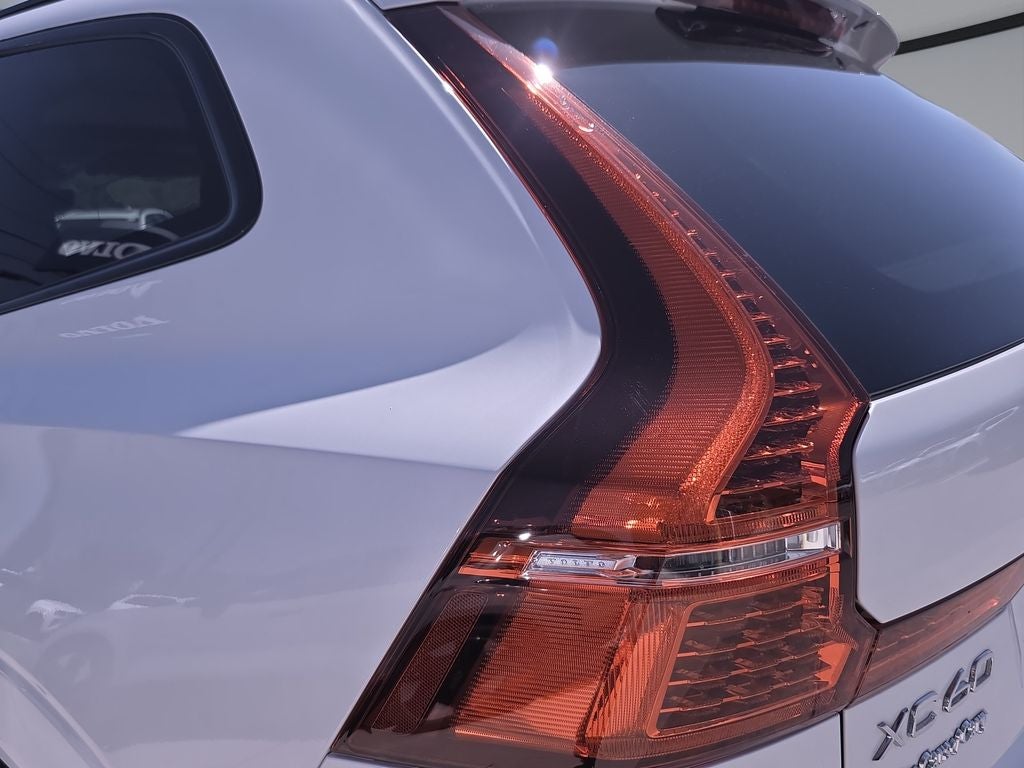 2023 Volvo XC60 Recharge Plug-In Hybrid T8 Plus Dark Theme