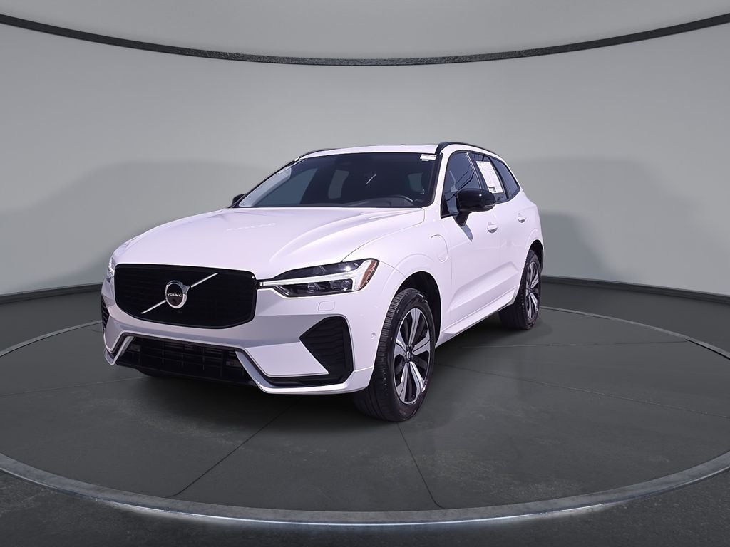 2023 Volvo XC60 Recharge Plug-In Hybrid T8 Plus Dark Theme