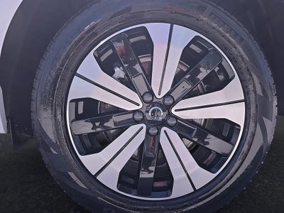 2023 Volvo XC60 Recharge Plug-In Hybrid T8 Plus Dark Theme