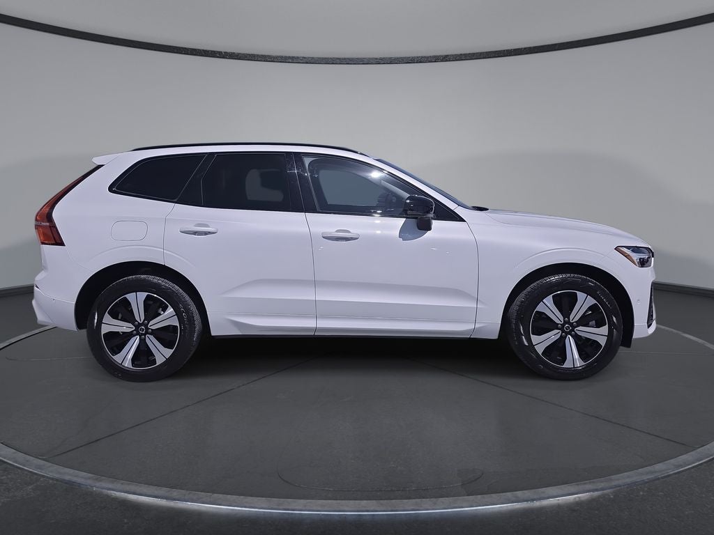 2023 Volvo XC60 Recharge Plug-In Hybrid T8 Plus Dark Theme