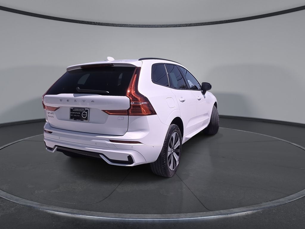 2023 Volvo XC60 Recharge Plug-In Hybrid T8 Plus Dark Theme