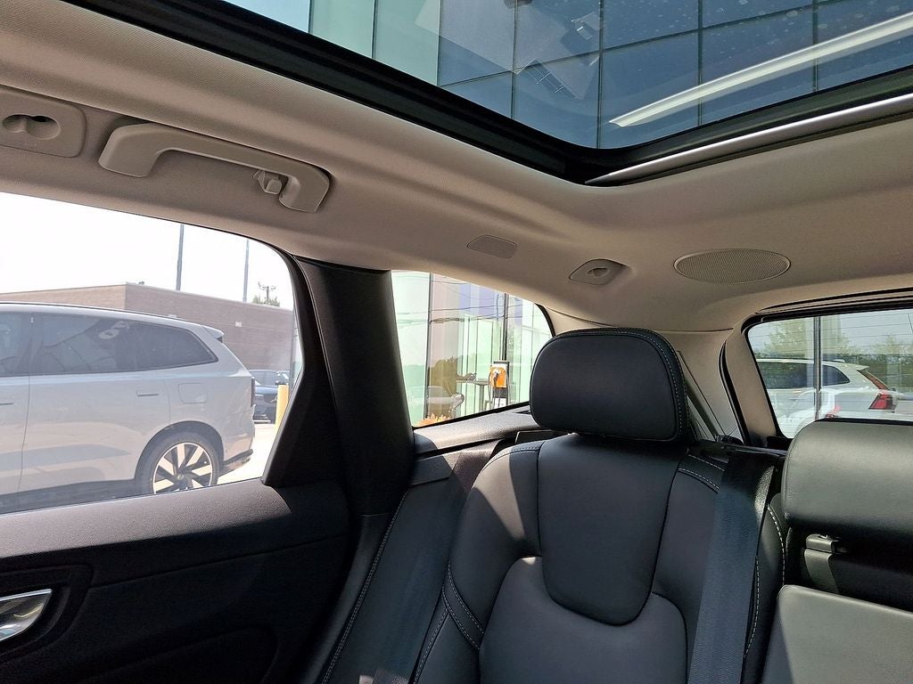 2023 Volvo XC60 Recharge Plug-In Hybrid Ultimate