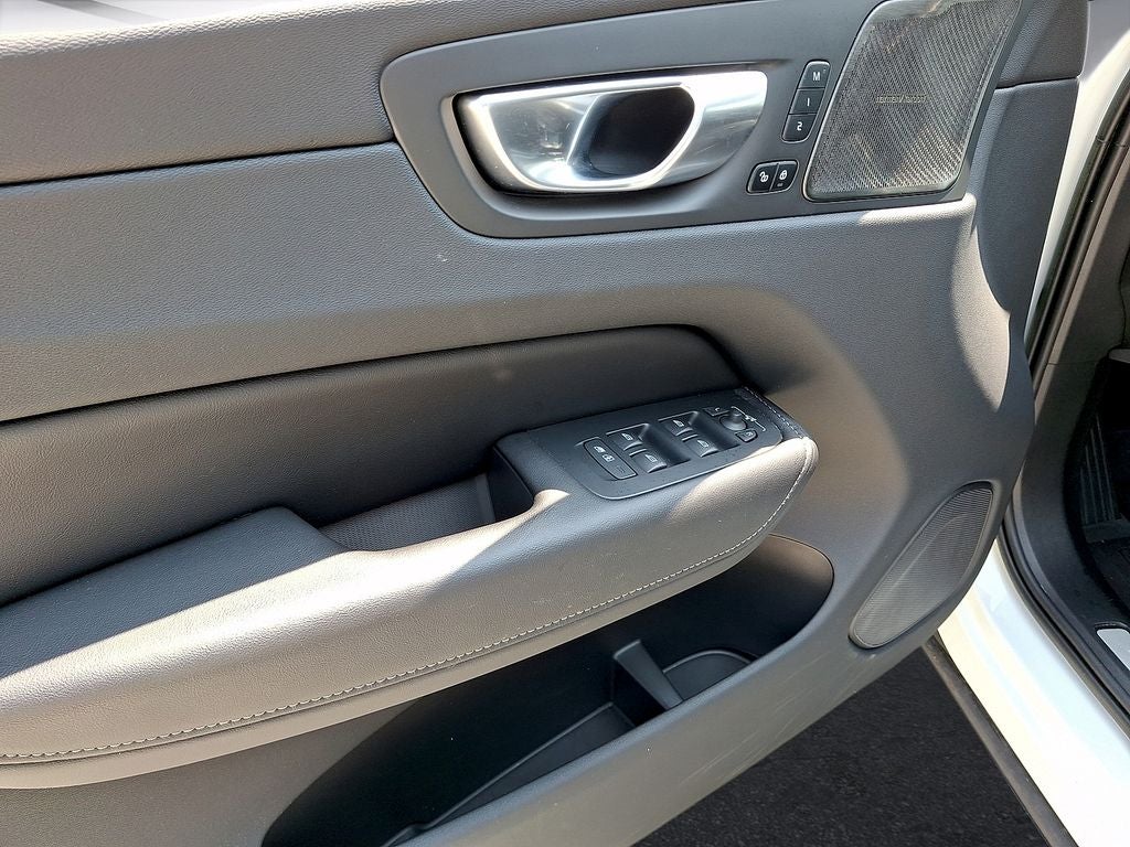 2023 Volvo XC60 Recharge Plug-In Hybrid Ultimate