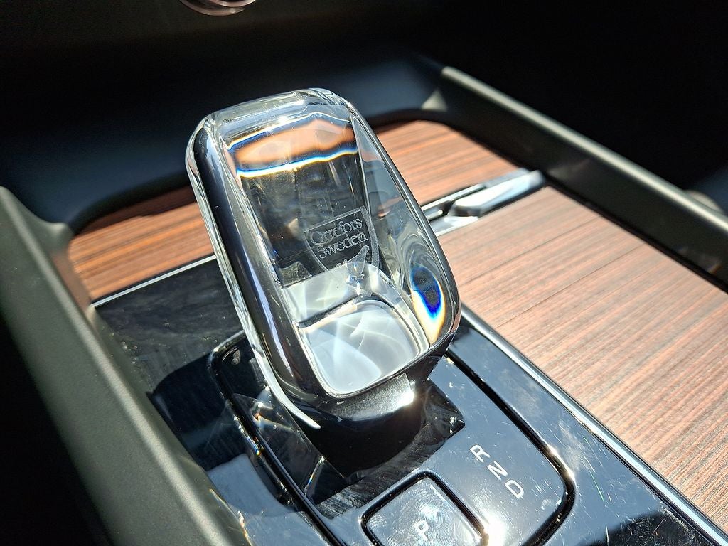 2023 Volvo XC60 Recharge Plug-In Hybrid Ultimate