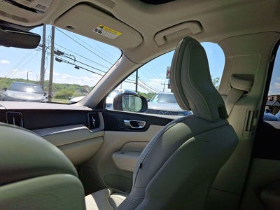 2023 Volvo XC60 Recharge Plug-In Hybrid Ultimate