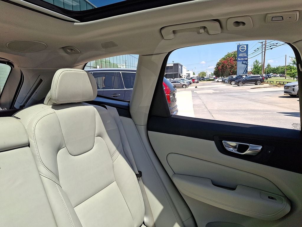 2023 Volvo XC60 Recharge Plug-In Hybrid Ultimate