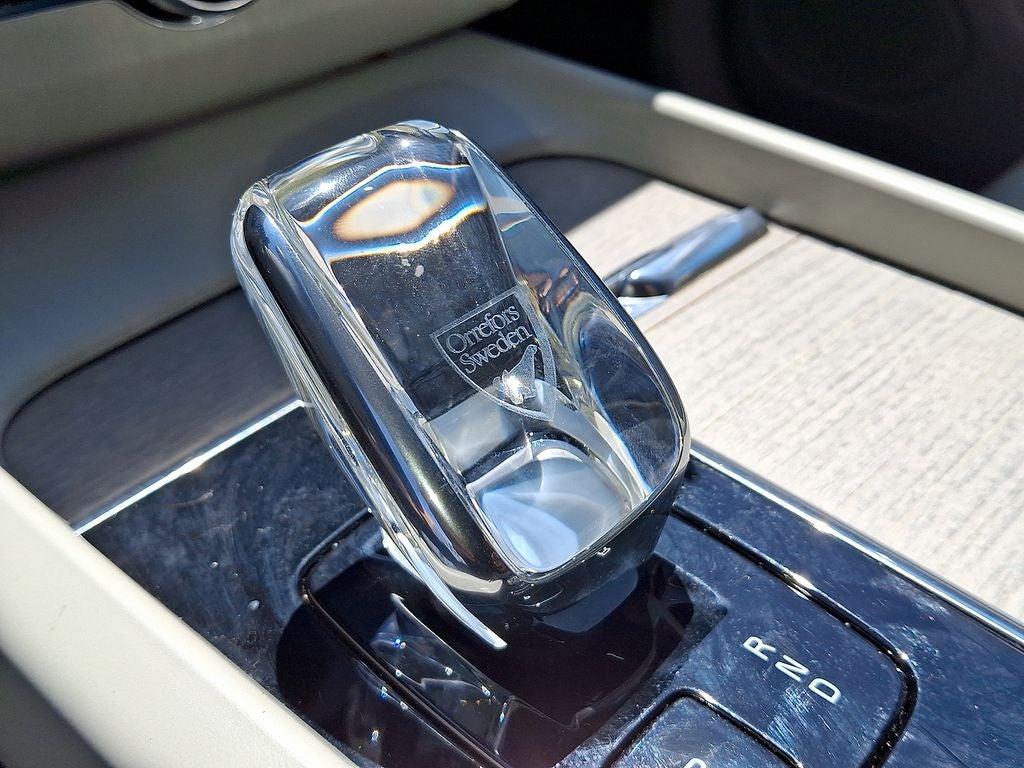 2023 Volvo XC60 Recharge Plug-In Hybrid Ultimate