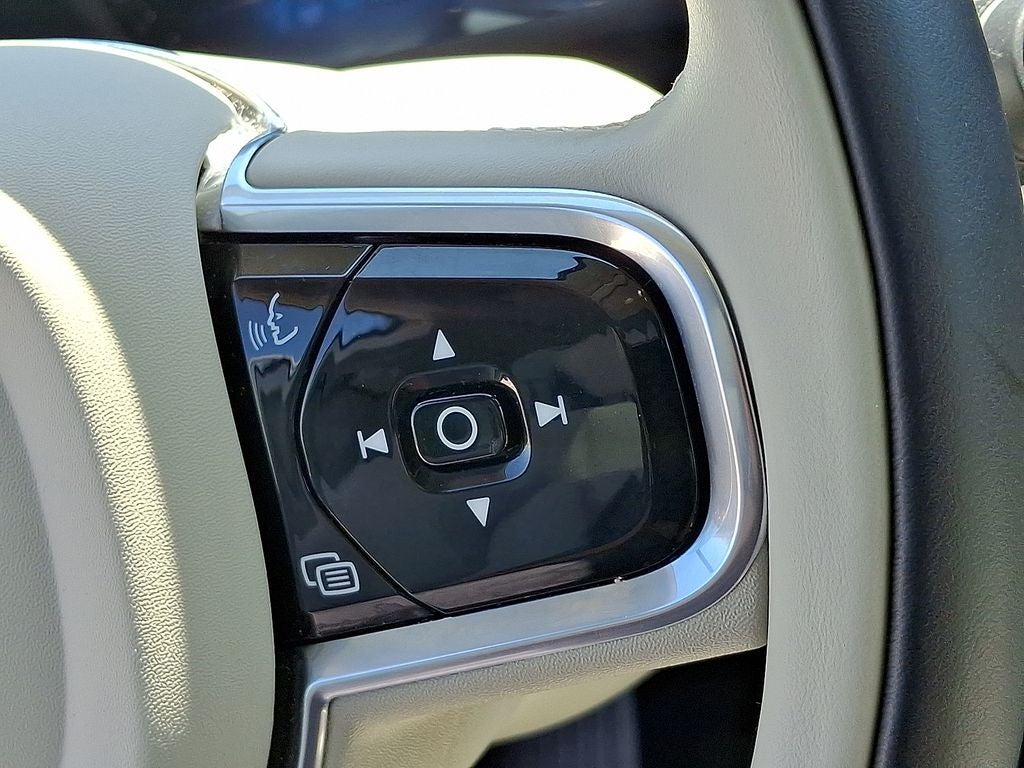 2023 Volvo XC60 Recharge Plug-In Hybrid Ultimate