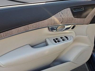 2024 Volvo XC90 Recharge Plug-In Hybrid Ultimate