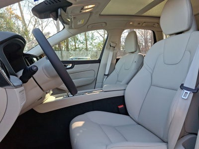 2025 Volvo XC60 Plug-In Hybrid T8 Plus