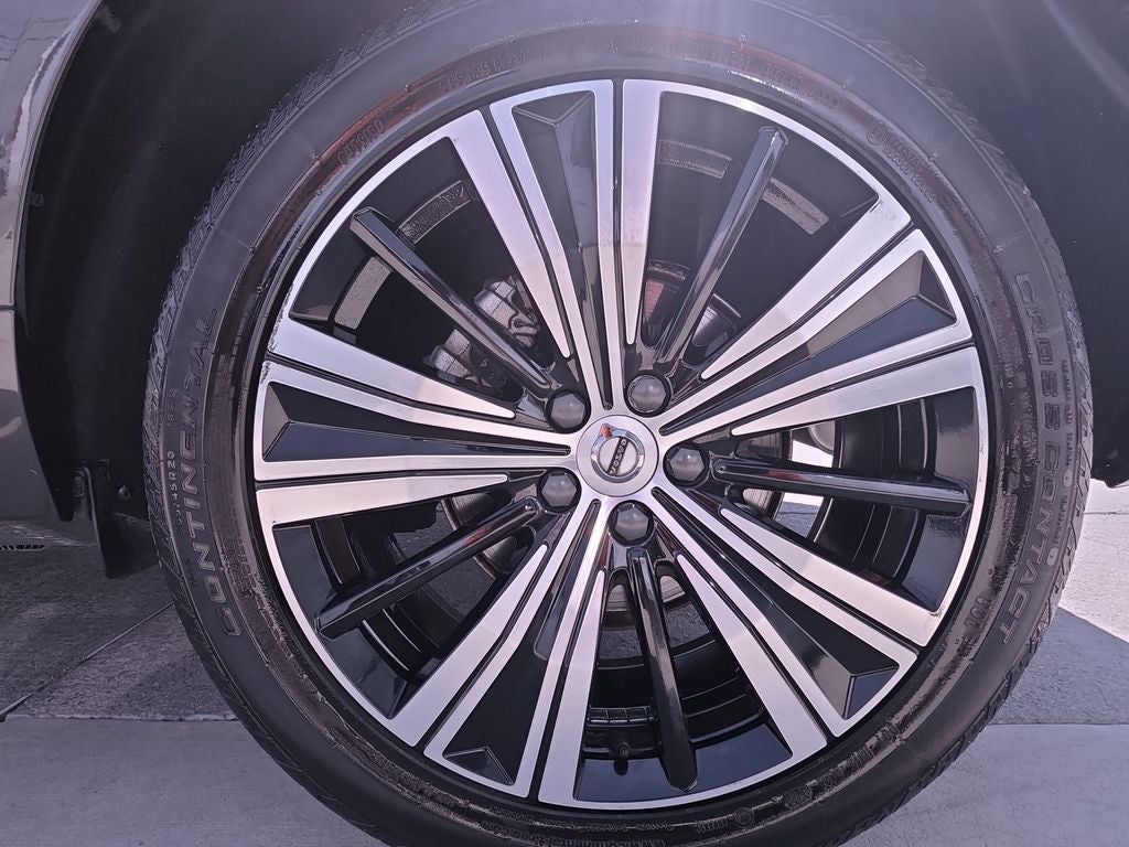 2023 Volvo XC60 B5 Plus Bright Theme