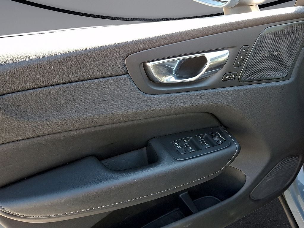 2022 Volvo XC60 B5 Inscription