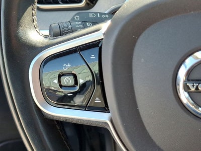 2022 Volvo XC60 B5 Inscription