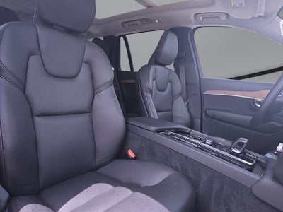 2023 Volvo XC90 B5 Plus