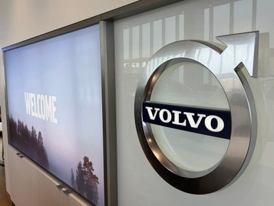 2023 Volvo XC90 B5 Plus