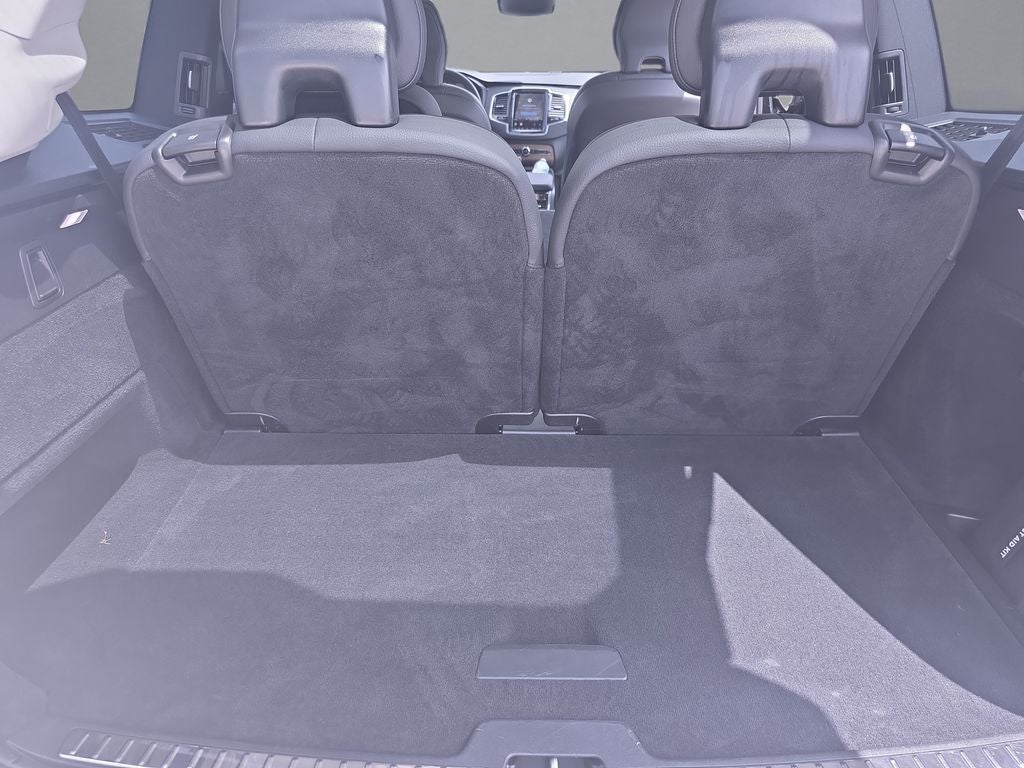 2023 Volvo XC90 B5 Plus