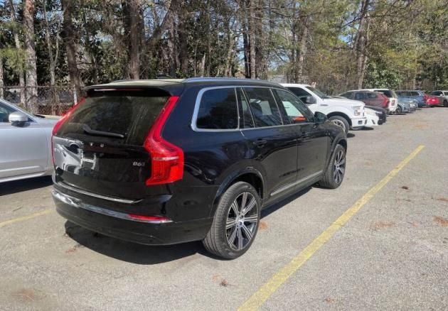 2023 Volvo XC90 B5 Plus