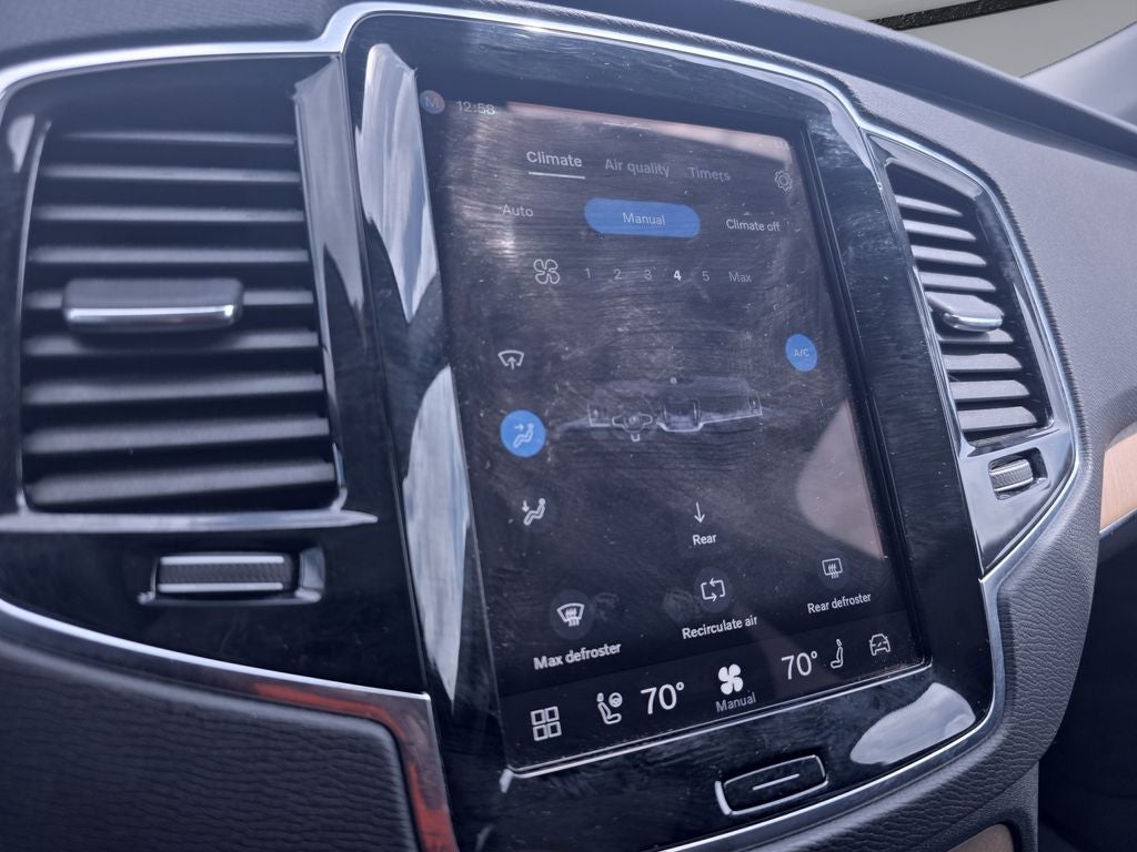 2023 Volvo XC90 B5 Plus