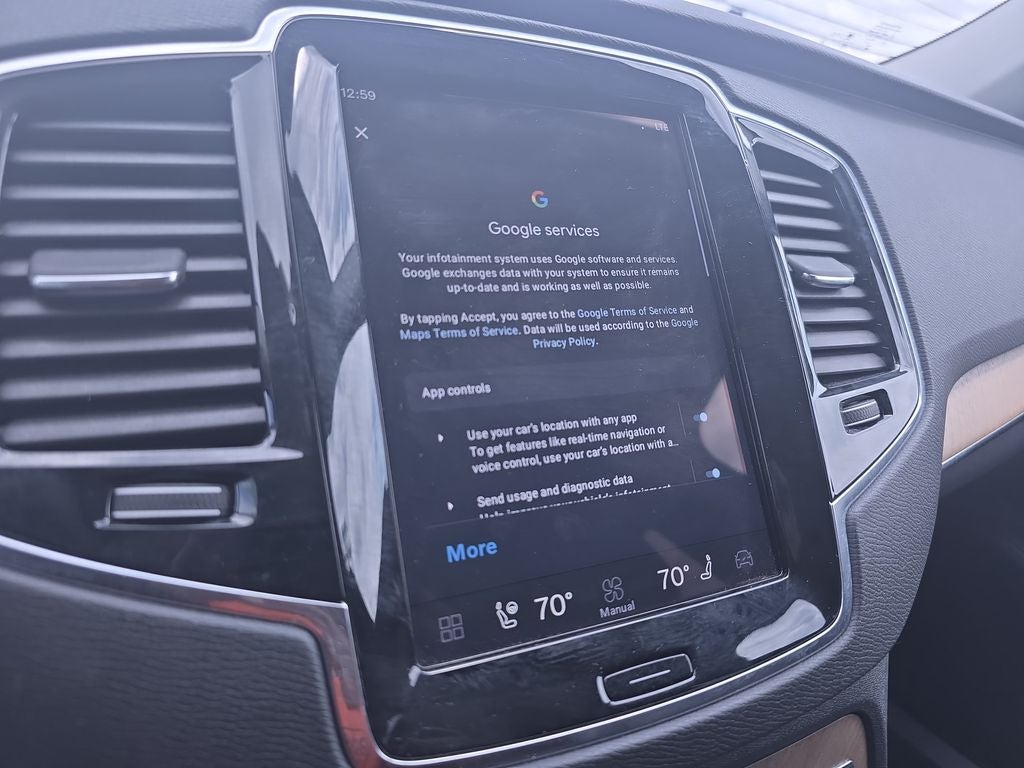 2023 Volvo XC90 B5 Plus