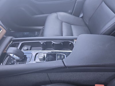 2023 Volvo XC90 B5 Plus