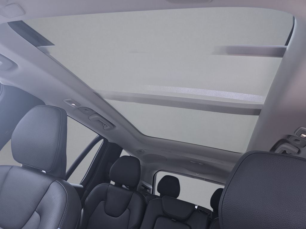 2023 Volvo XC90 B5 Plus