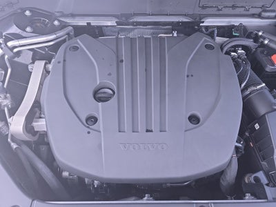 2023 Volvo XC90 B5 Plus