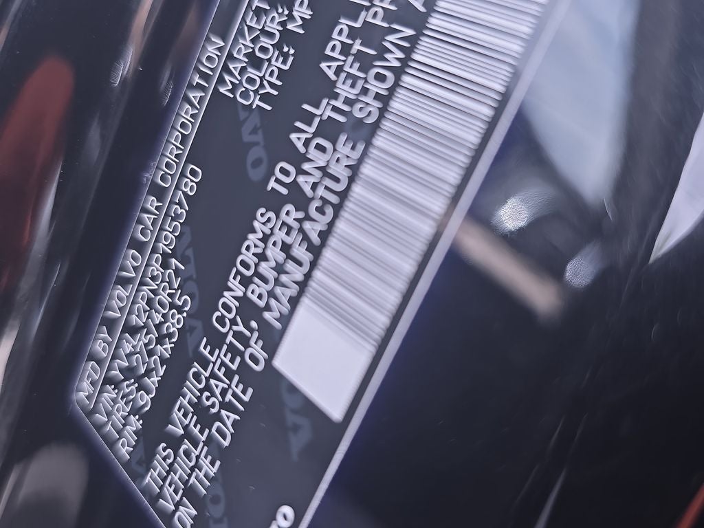 2023 Volvo XC90 B5 Plus