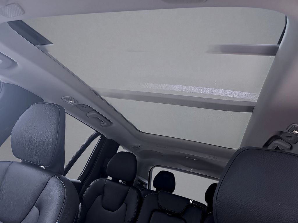 2023 Volvo XC90 B5 Plus