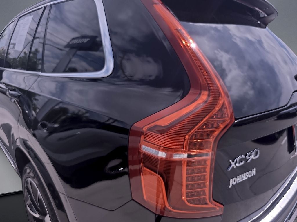 2023 Volvo XC90 B5 Plus