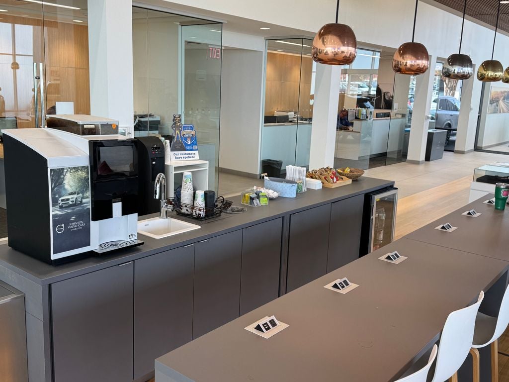 2023 Volvo XC90 B5 Plus