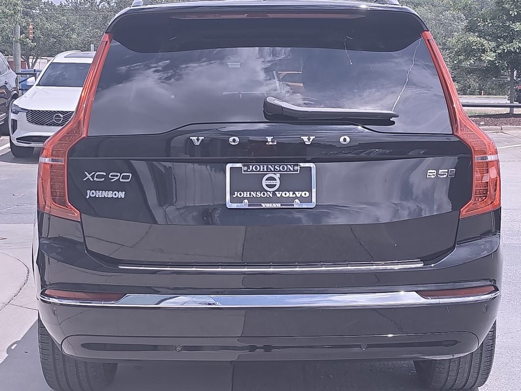 2023 Volvo XC90 B5 Plus