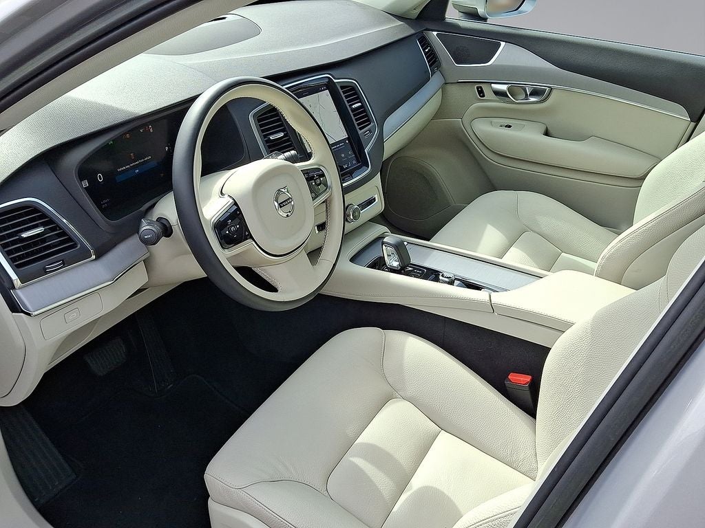 2023 Volvo XC90 B5 Core