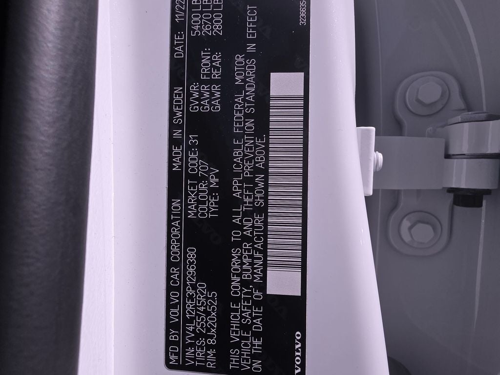 2023 Volvo XC60 B5 Plus Bright Theme