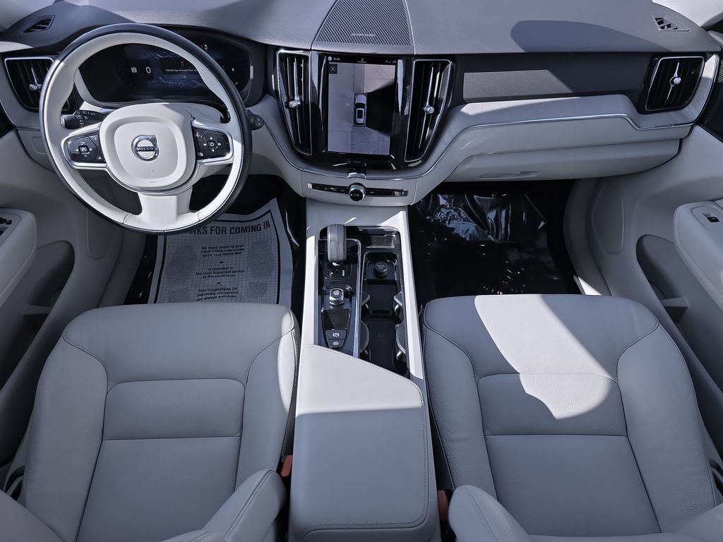 2023 Volvo XC60 B5 Plus Bright Theme