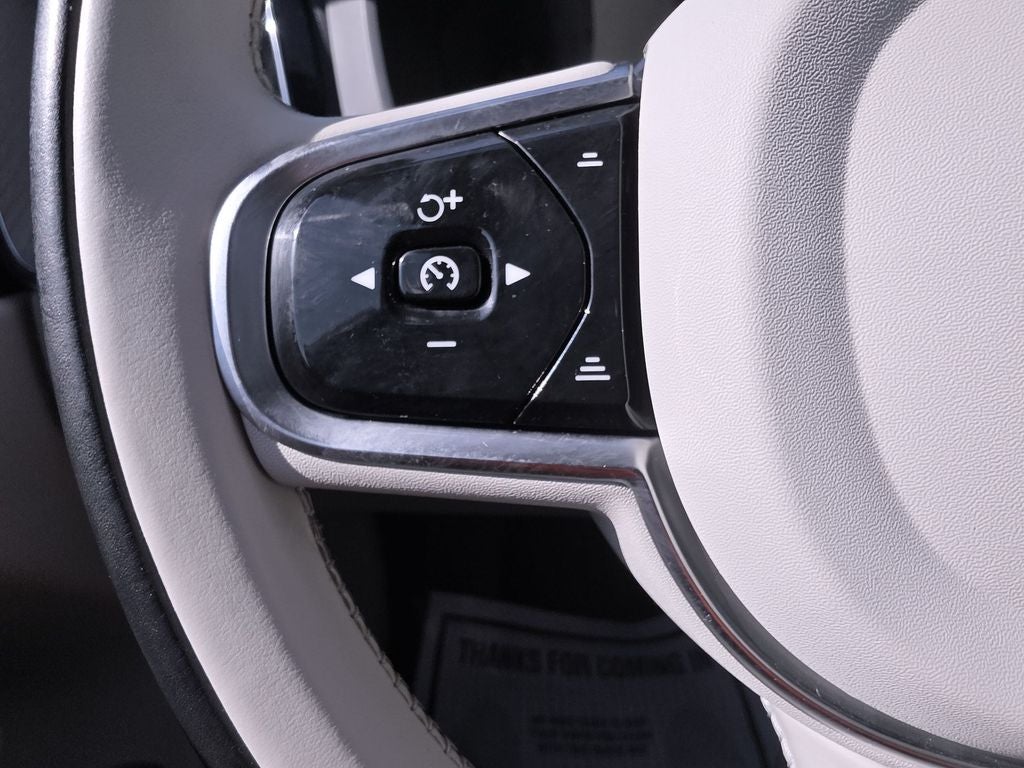 2023 Volvo XC60 B5 Plus Bright Theme