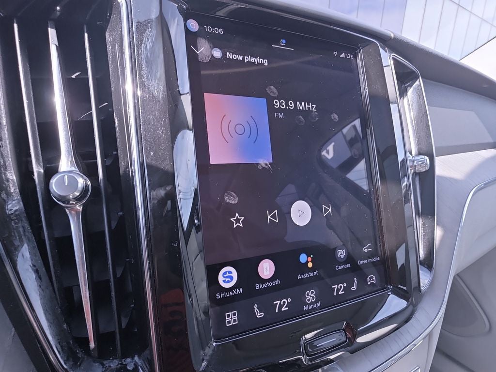 2023 Volvo XC60 B5 Plus Bright Theme