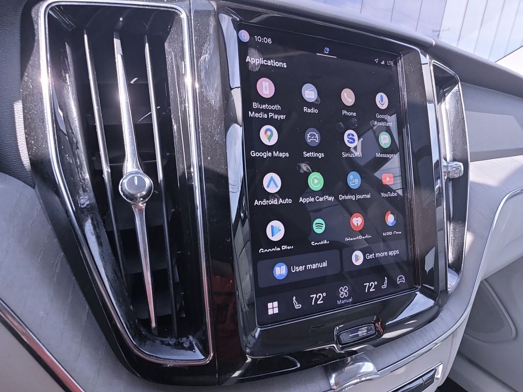 2023 Volvo XC60 B5 Plus Bright Theme