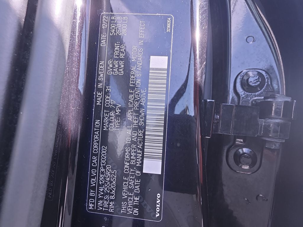 2023 Volvo XC60 B5 Plus Bright Theme