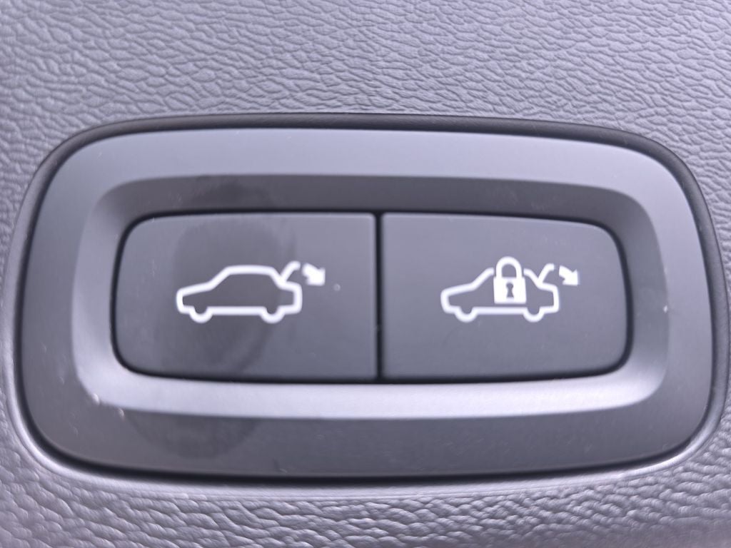 2023 Volvo XC60 B5 Core