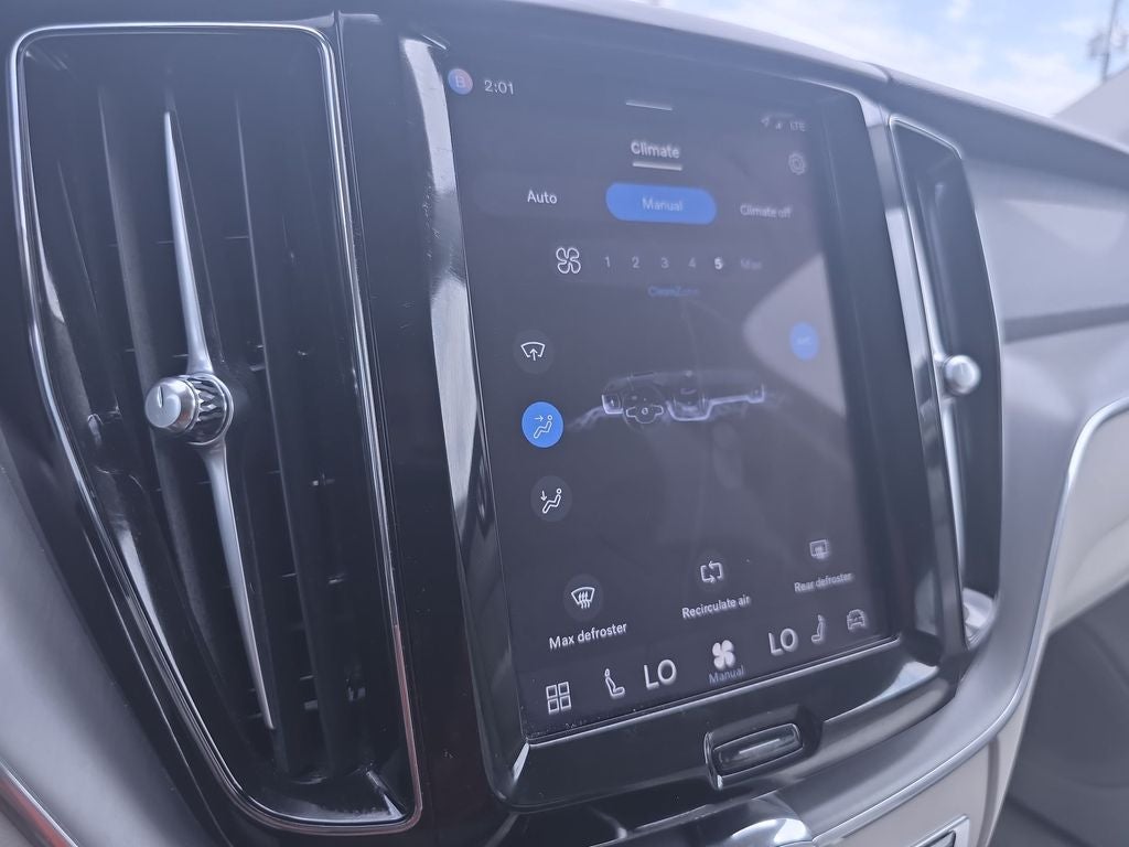 2023 Volvo XC60 B5 Core