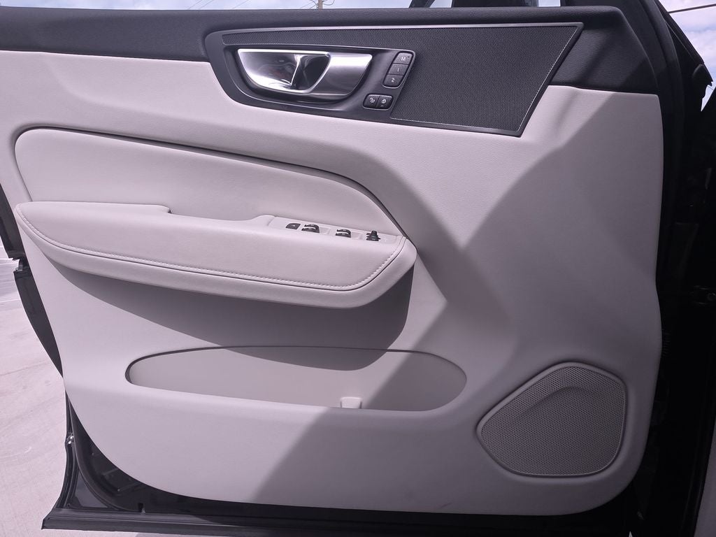 2023 Volvo XC60 B5 Core