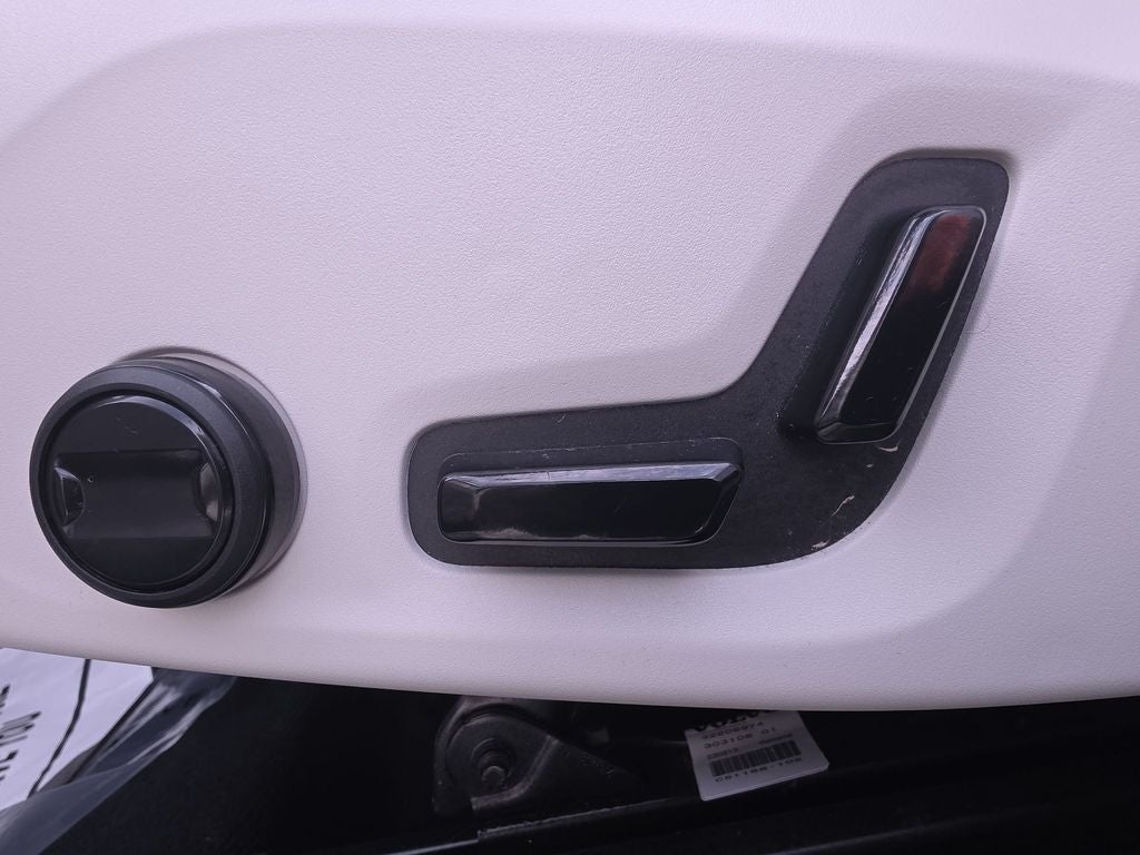 2023 Volvo XC60 B5 Core