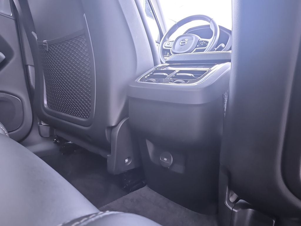 2022 Volvo XC60 B5 Inscription